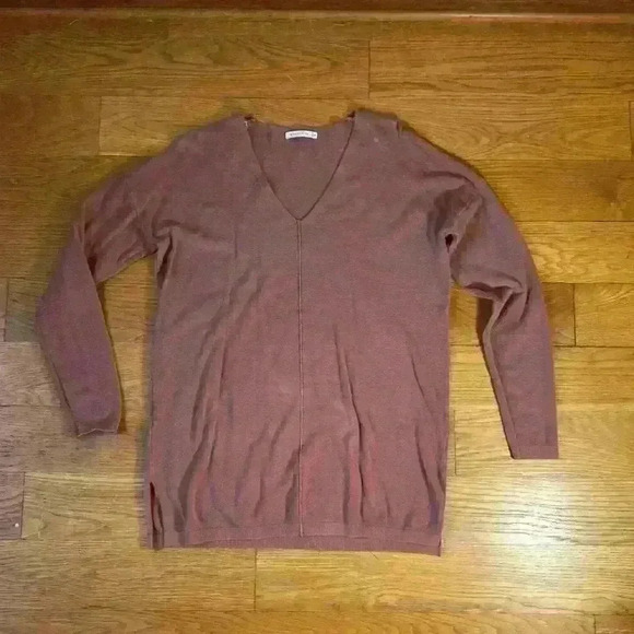 Staccato Women’s Size Small Long Sleeved V Neck Dusty Rose Sweater - Picture 2 of 6